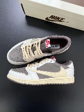 NIKE 조던1 X 트레비스 스캇 레트로 로우 OG SP 세일 앤 리저록