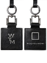 우영미 WYM 메탈로고 블랙가죽 키링