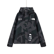 노스페이스 x KAWS 레트로 1986마운틴 자켓
