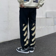 OFF WHITE 루즈핏 캐주얼 팬츠 백포인트