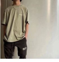 피오갓 에센셜 시즌8 가슴 알파벳 프린트 반팔티셔츠