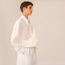 르메르 크로와상 범백 반달 크로스 가죽 슬링백